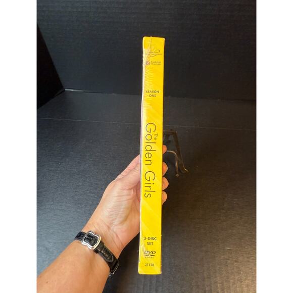 Brand New Sealed The Golden Girls Complete First Season 1 (DVD,2004) 3-Disc Set - Picture 6 of 6